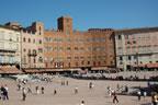 Siena: Piazza del Campo (101kb)