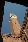 Siena: Palazzo Pubblico with the Torre del Mangia (72kb)